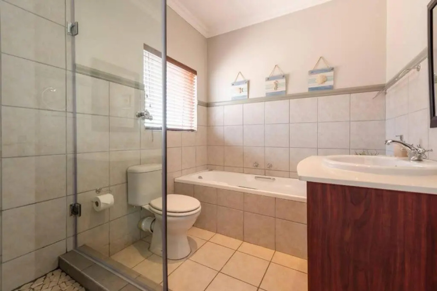 Sedgefield - Quick WALK to Beach. REDUCED Winter Rates - Sleeps 6 Guests