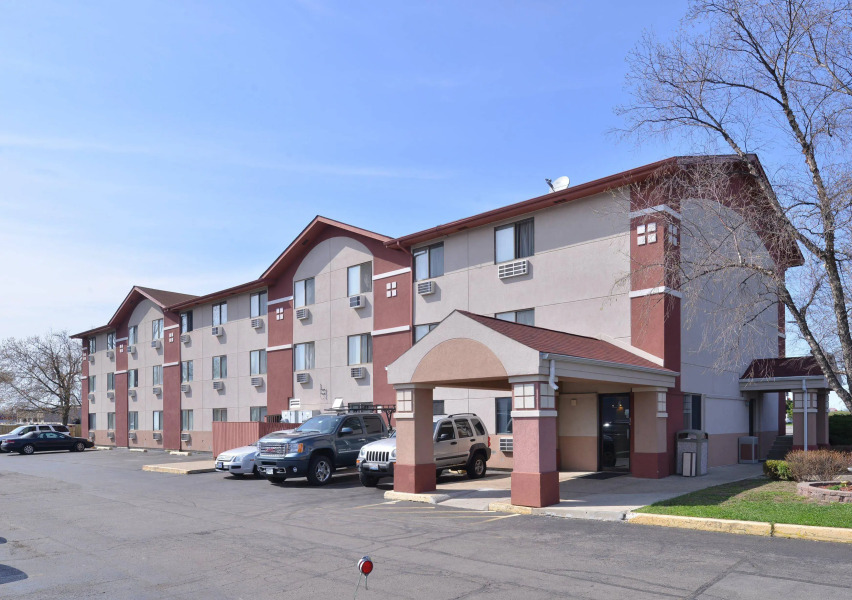 Days Inn by Wyndham Waukegan