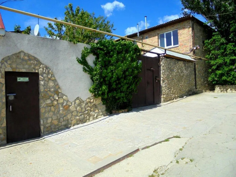 Uyutnyij S Terrasoj Private House