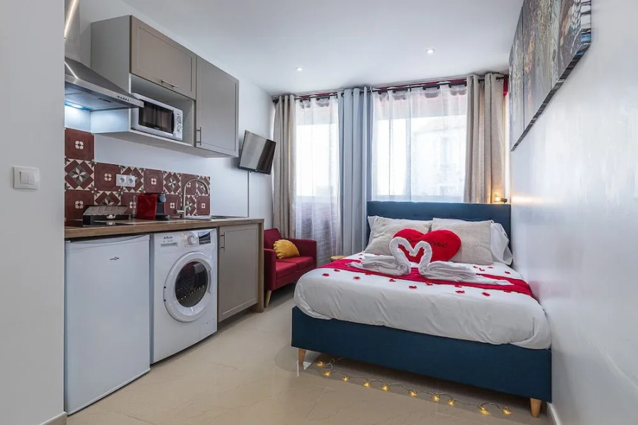 Escape time in Paris