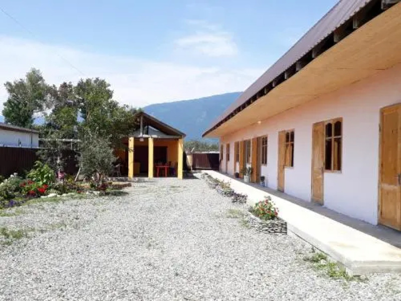 Chernoe More Guest House