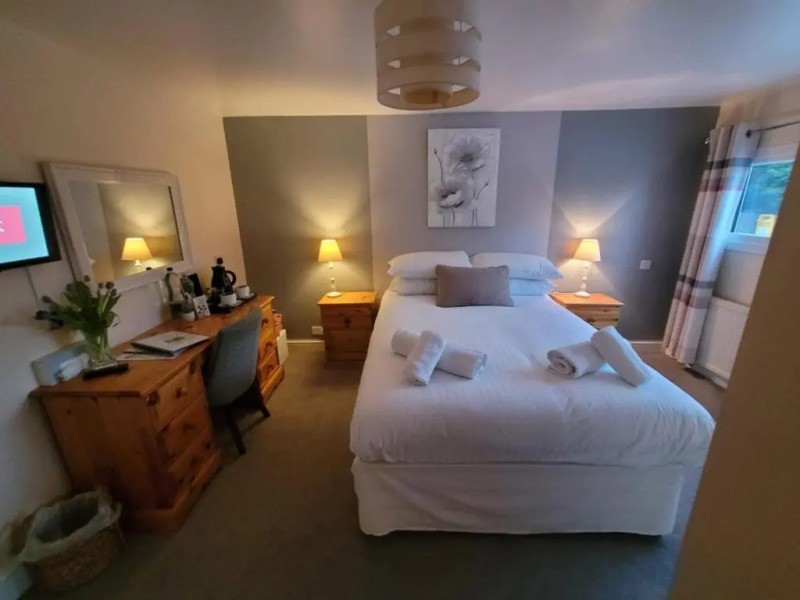 Chequers Country Inn