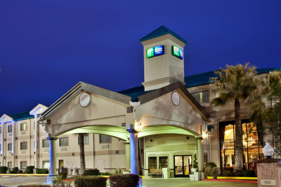 Holiday Inn Express Hotel & Suites Lake Charles by IHG
