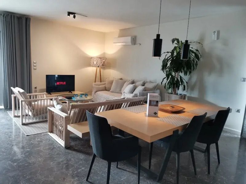 Sea View Beach Penthouse – Athens Coast