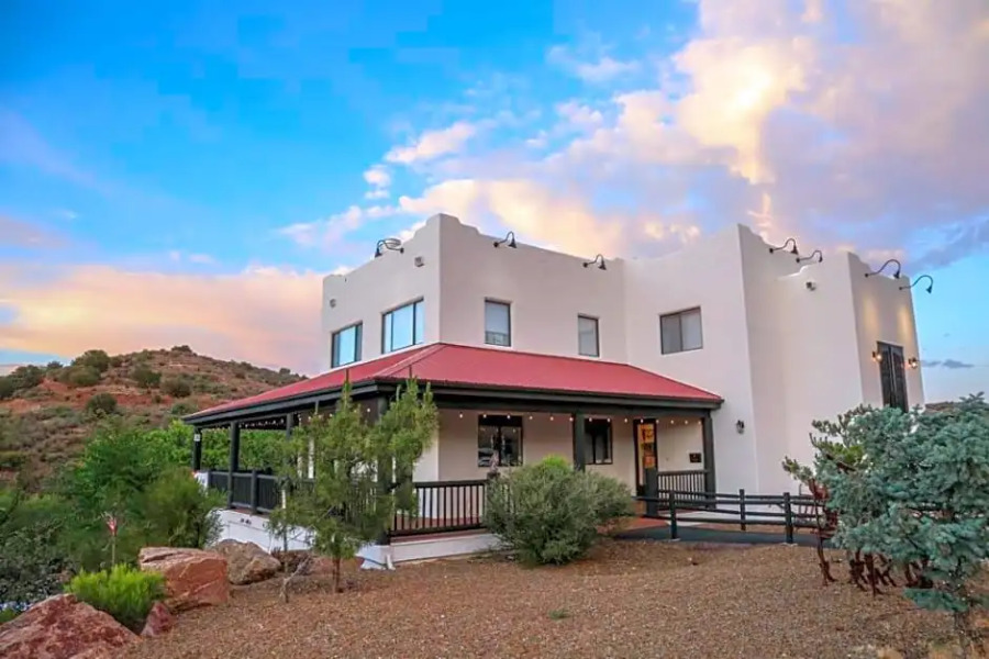 Creekside Lodge and Cabins