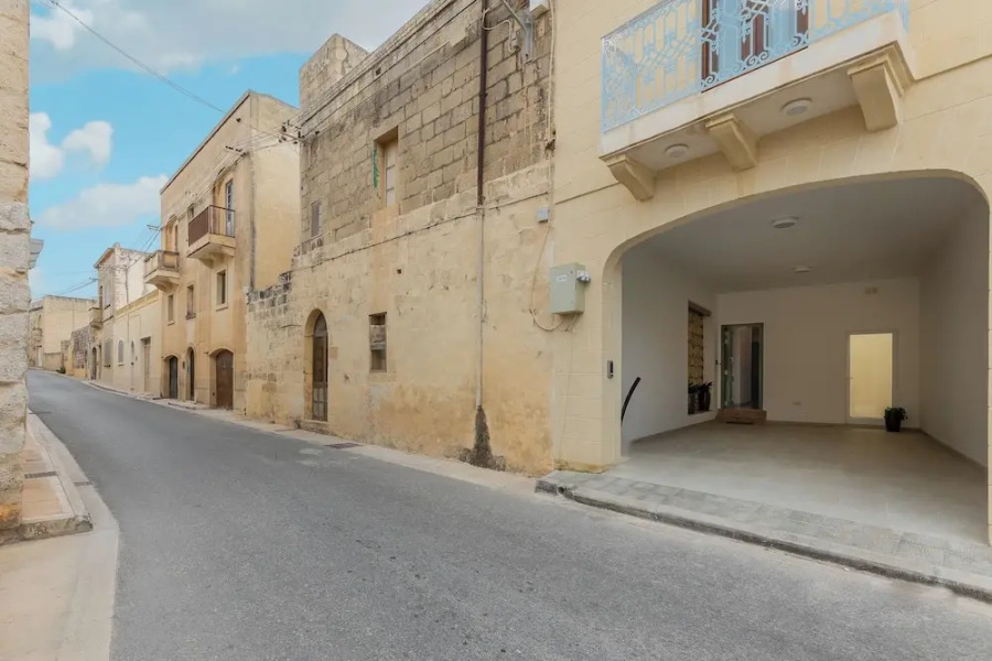 Magnifica Gozitan Villa Pool And Jacuzzi