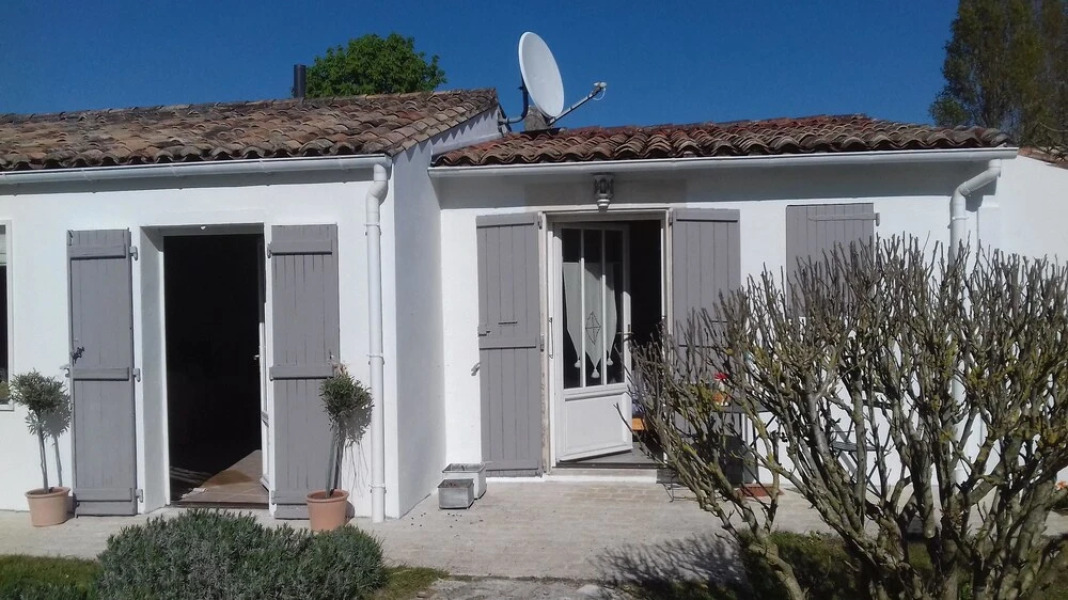 House With 4 Bedrooms in Le Bois-plage-en-ré, With Enclosed Garden and