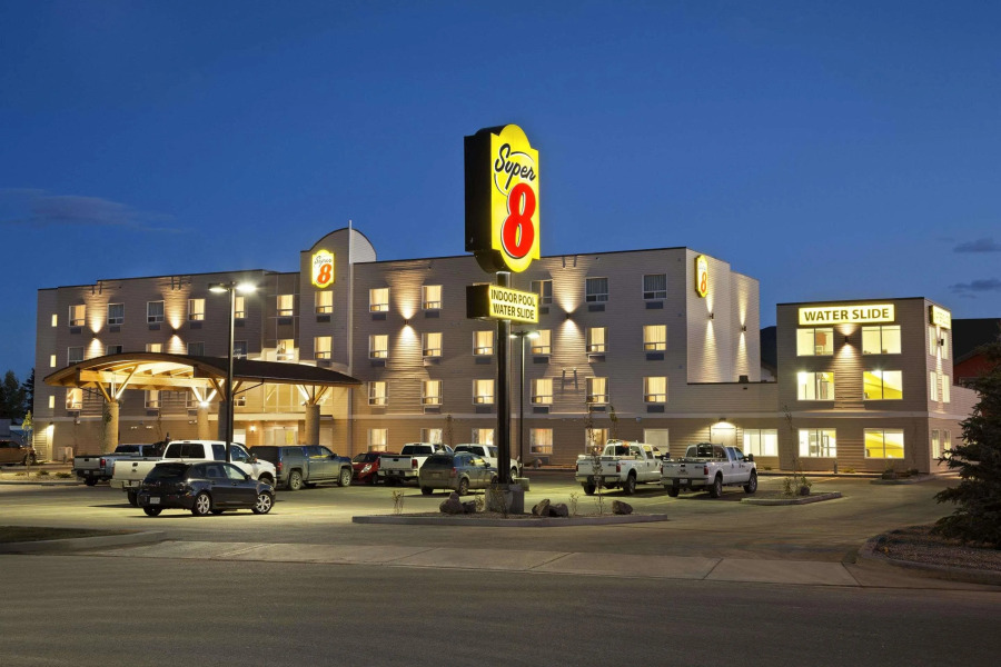 Home Inn and Suites Lloydminster