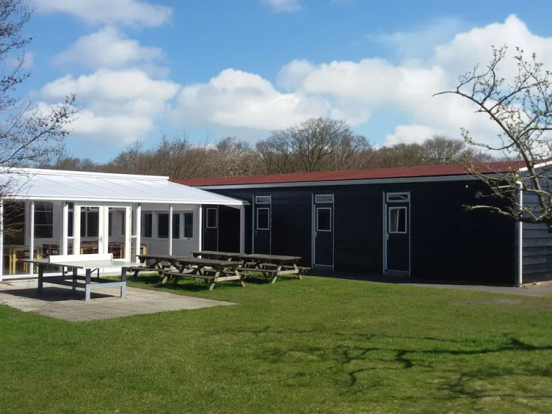 Detached holiday home with extra facilities near the sea