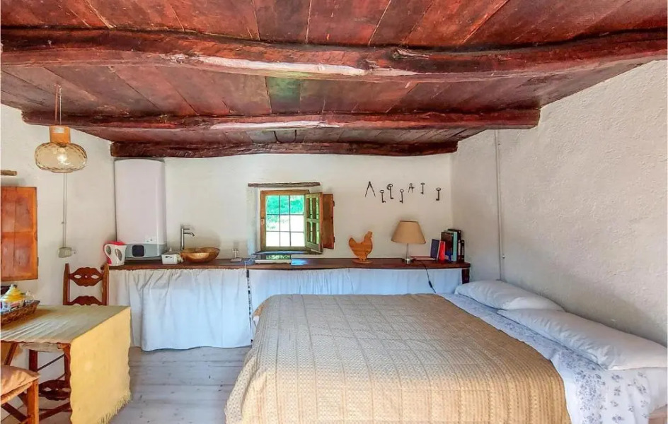 Awesome Home in Artò With