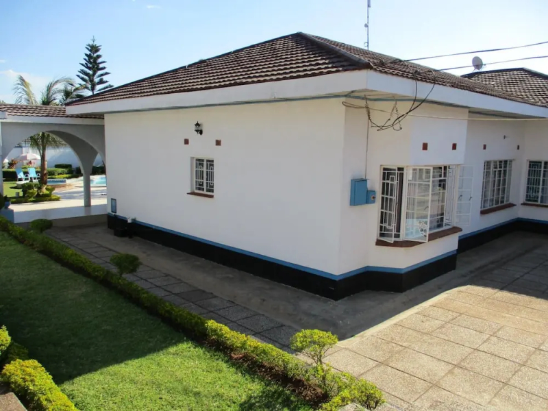 Blue Lagoon Lodge Blantyre