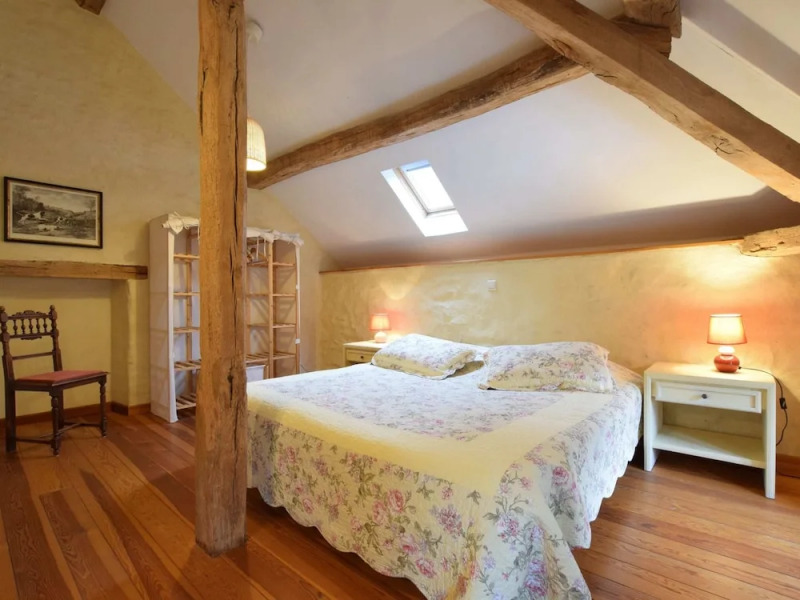 Castle Wing Situated in the Heart of a Quiet