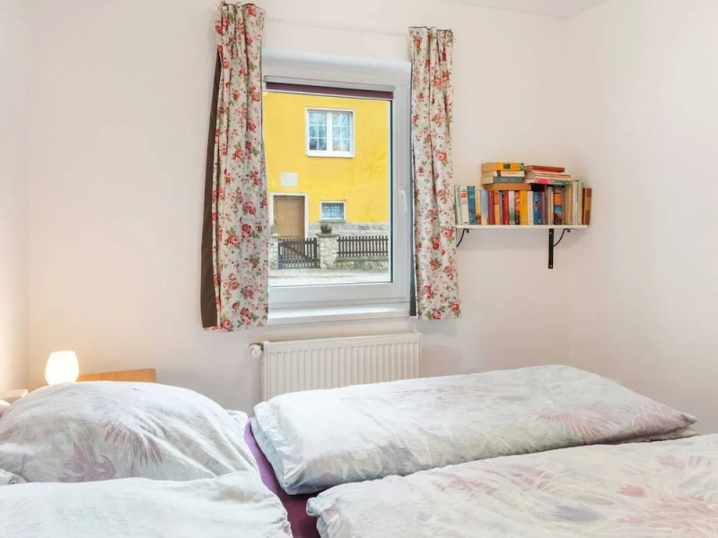 Serene Holiday Home in Naumburg near River