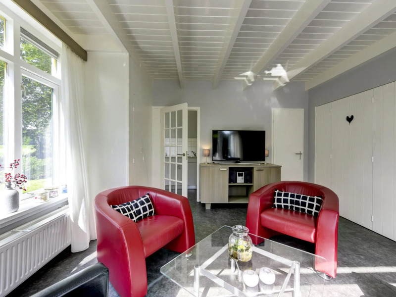 Attractive Holiday Home with Large Garden near Zwolle