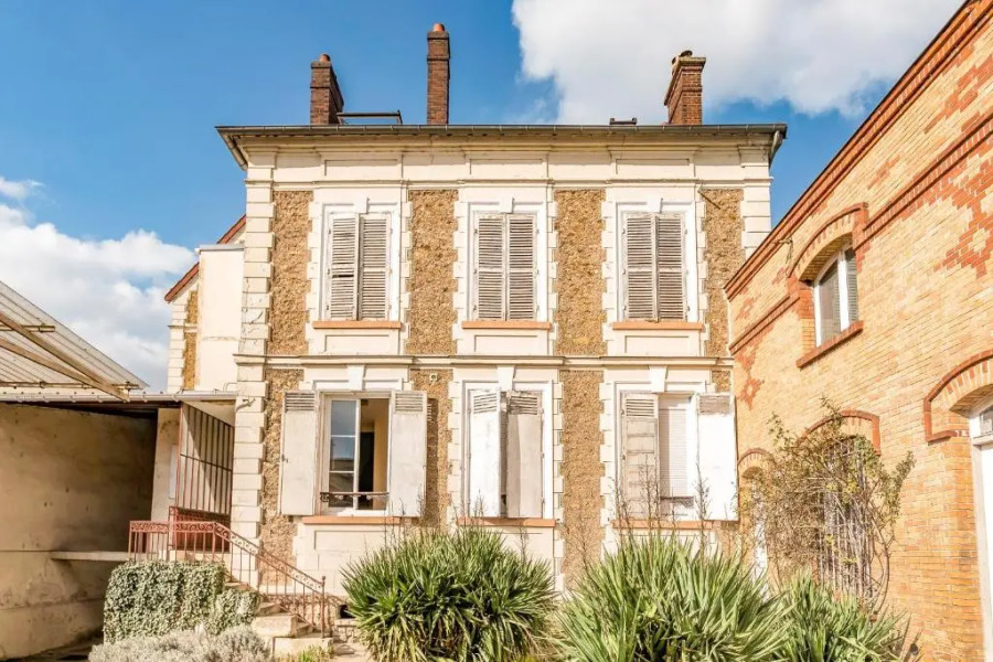 Escale pro & détente à 3 min de la gare - Parking - WIFI - PS4