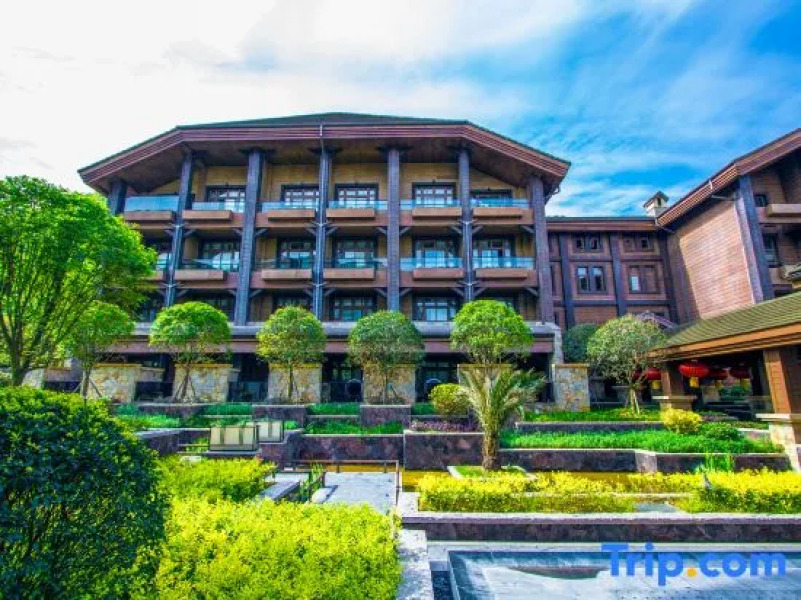 Lutang Hot Spring Resort