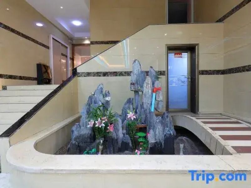 Zhi Xin Zhi Zi Hua Kai Hotel (Xiantao Bus Station Hongda Road Branch)