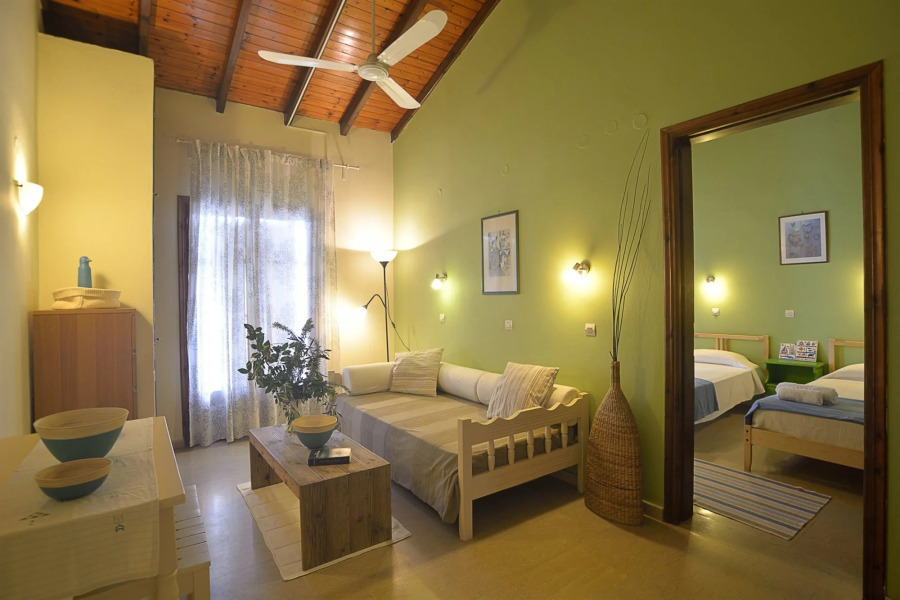 Captain's Apts Barbati