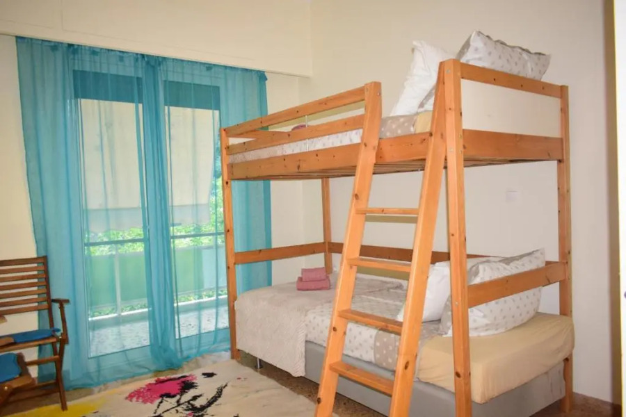 Antonia's 2bedroom with garden and private parking by MK