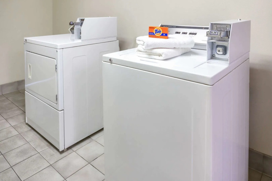 Delavan Inn and Suites