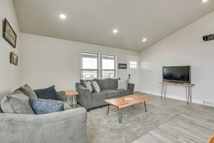 2 Mi to Bear Lake: Mtn-view Gem in Garden City