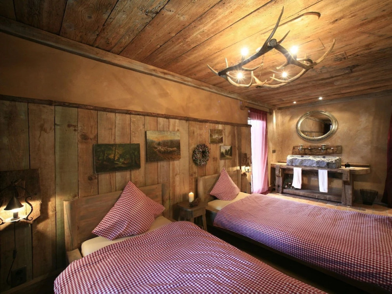 Beautiful Chalet with Jacuzzi and Sauna in Thirimont