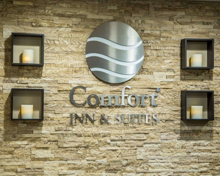 Comfort Inn & Suites Riverview near Davenport and I-80