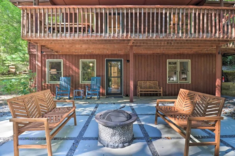 Game Room + Fire Pit: Weaverville Family Home!