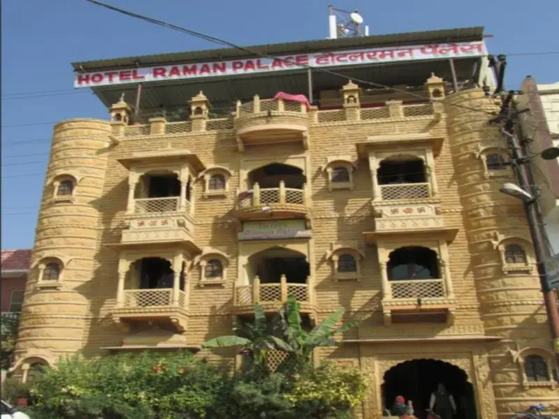 Hotel Raman Palace
