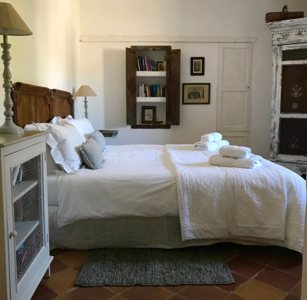 House La France -Ramparts & Riverside Apartment