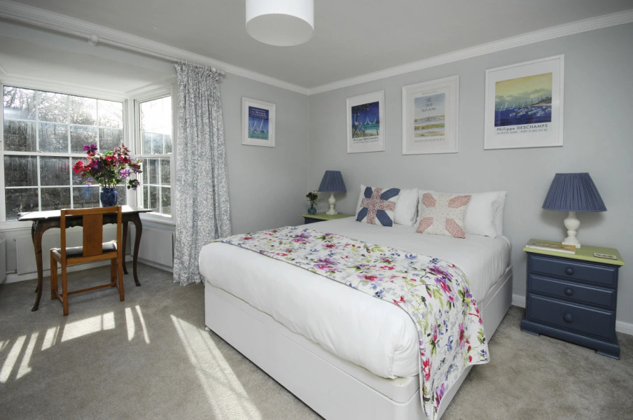 Montpellier House Centrally Located Large Garden - From 300 Per Night