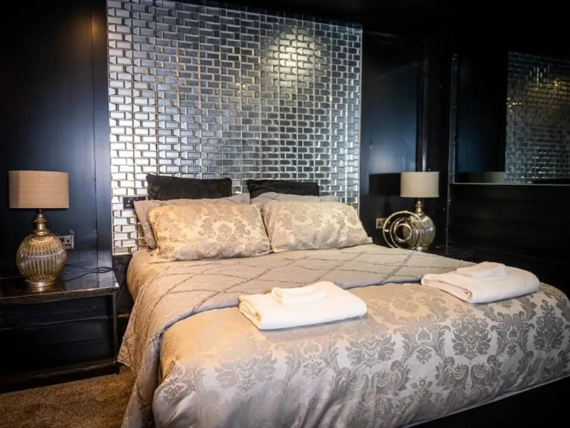 the sea lounge accommodation