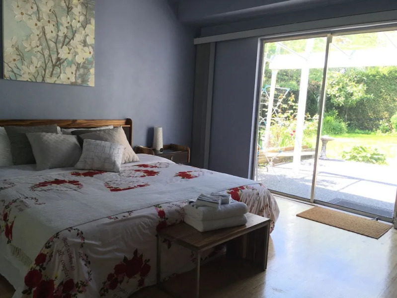 Warm and Sweet Room in West Vancouver