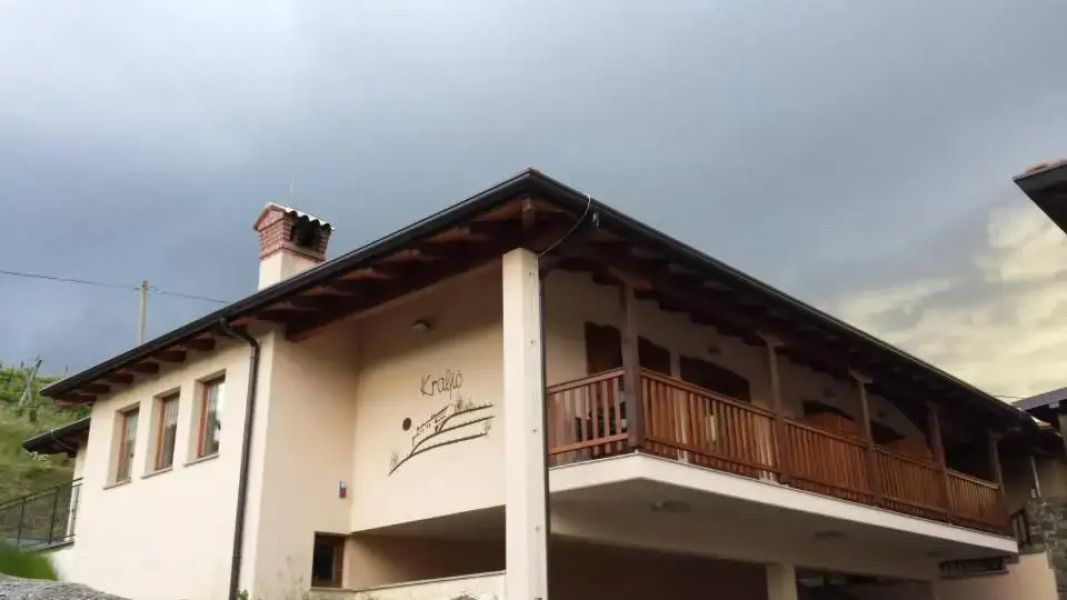 Kraljic-Izletniska Kmetija Z Nastanitvijo