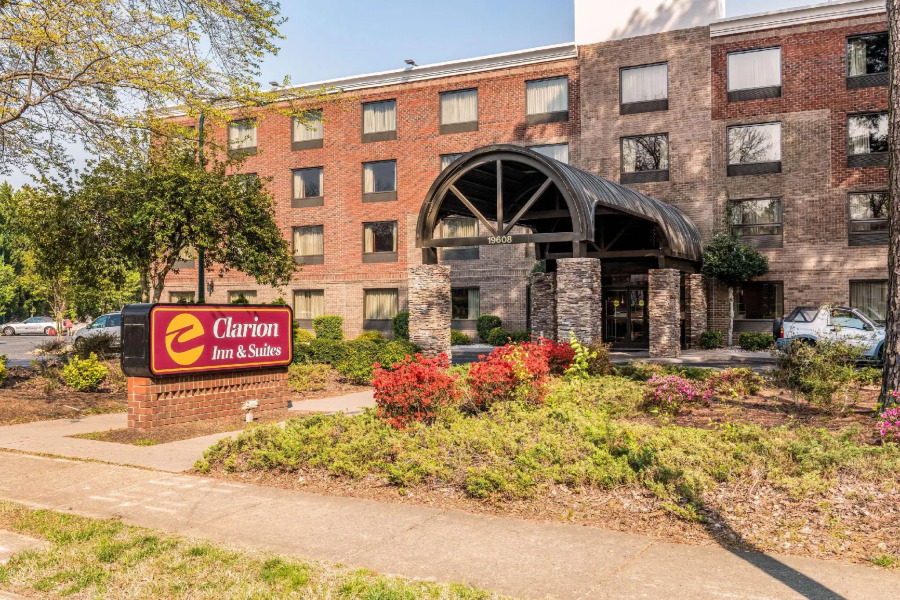 Lake Norman Inn and Suites