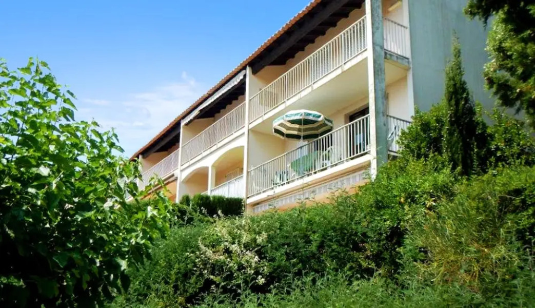 Studio in La Croix-valmer, With Wonderful sea View and Furnished Balco