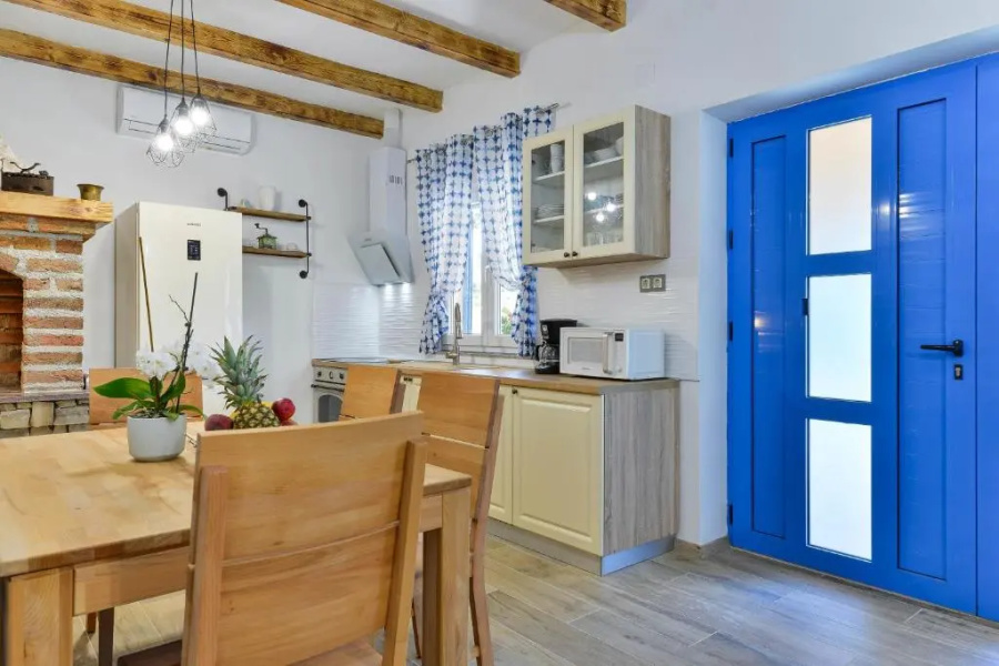 Apartments Crno