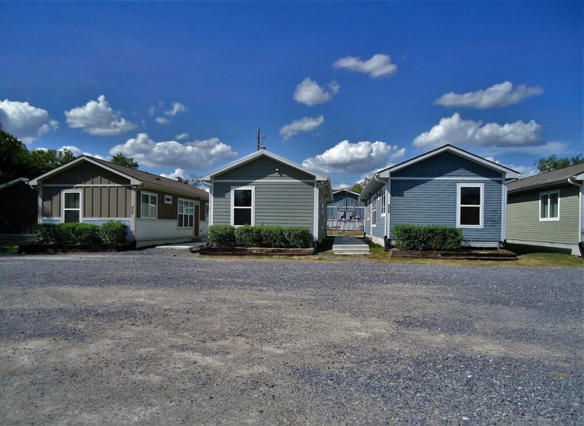 Karnes City Cottages