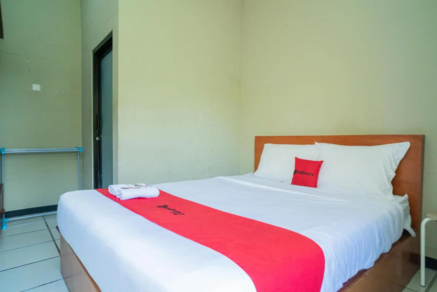 OYO 2493 Lotus Hotel Syariah
