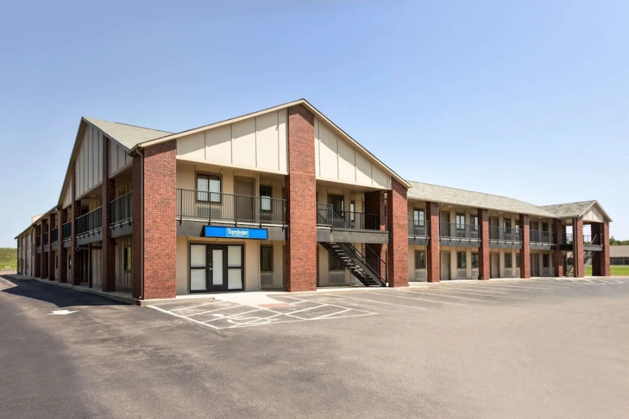 Travelodge by Wyndham Wellington KS
