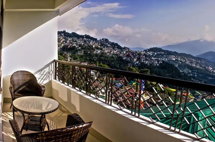 Hotel Royal Orchid & Spa