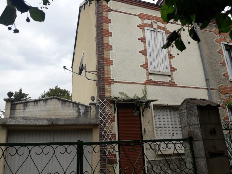 Typical French Studio