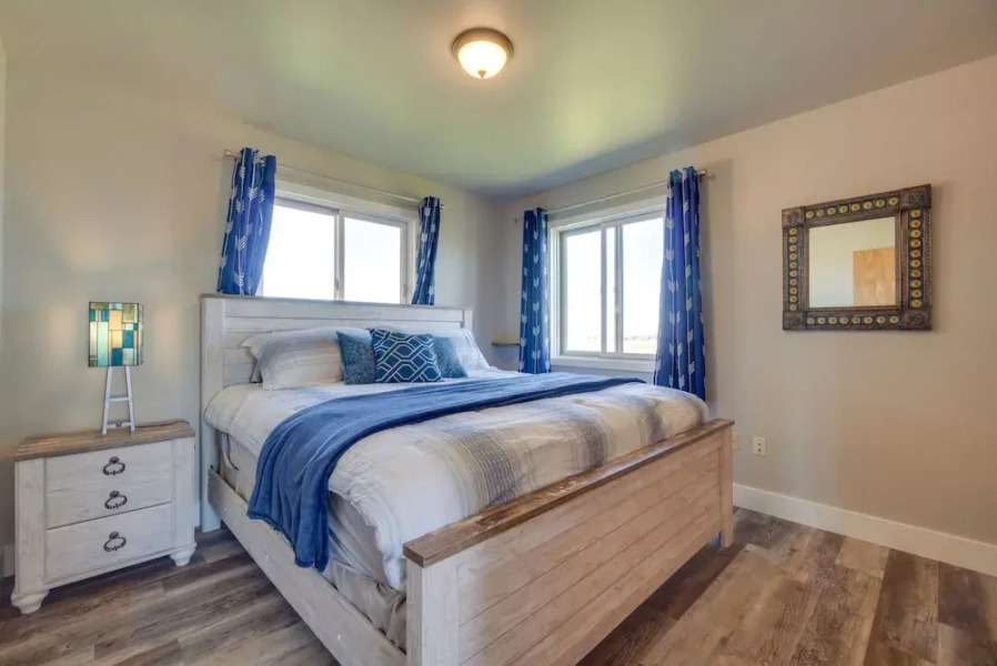 Bright Wyoming Retreat w/ Deck & Mountain Views!