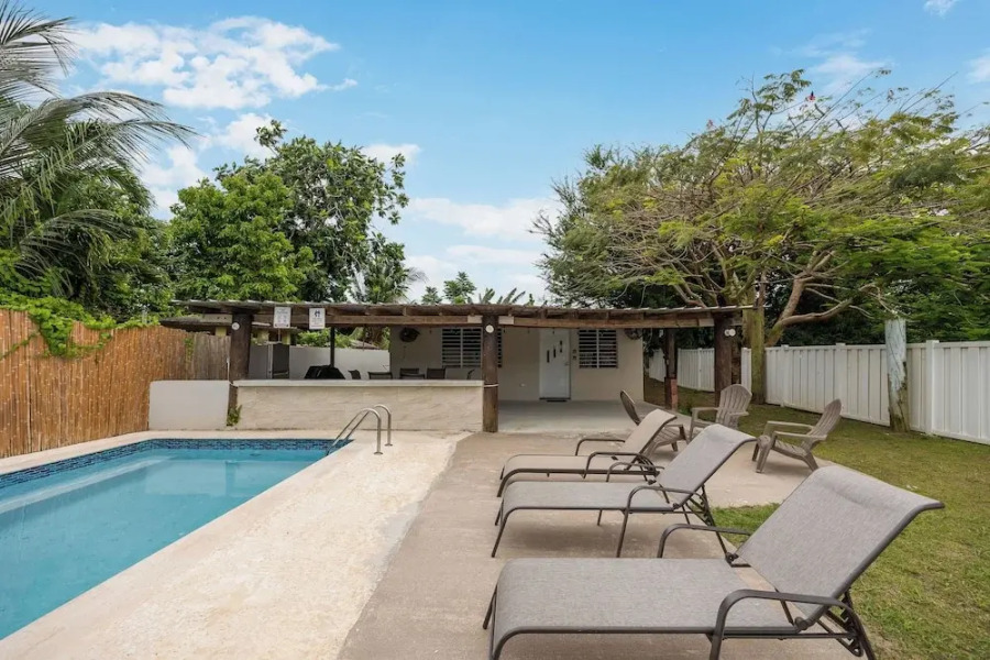 Private Pool Near the Beach Pet Friendly