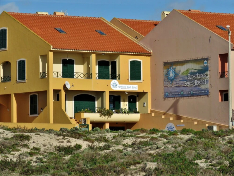 Supertubos Beach Hostel
