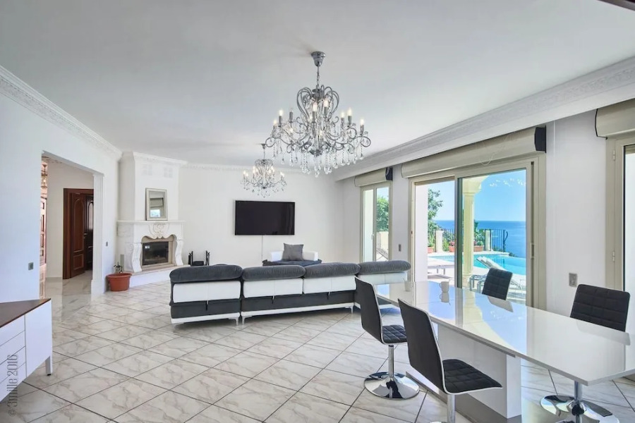 2131 Avenue de Lattre de Tassigny