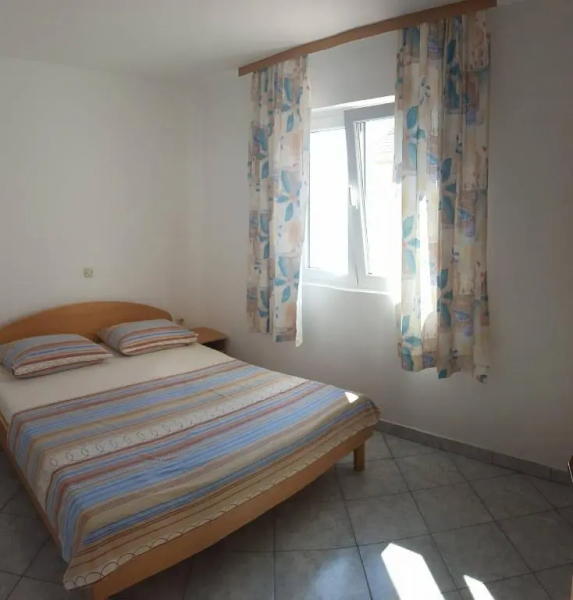 Apartments Petar Maksan
