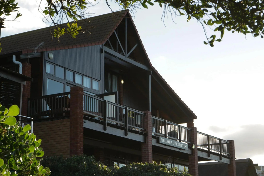 Shaloha Guesthouse on Supertubes