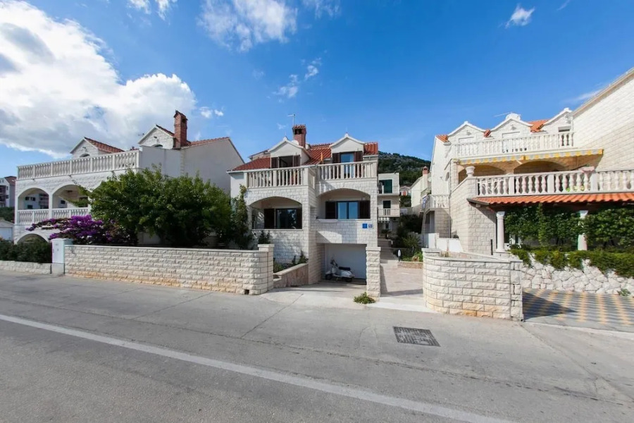 Apartments Tonka Benika