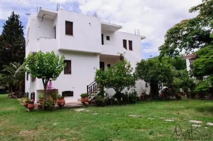 Drivas Apartments